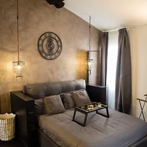 Apartment Industrial Near Duomo, Mailand